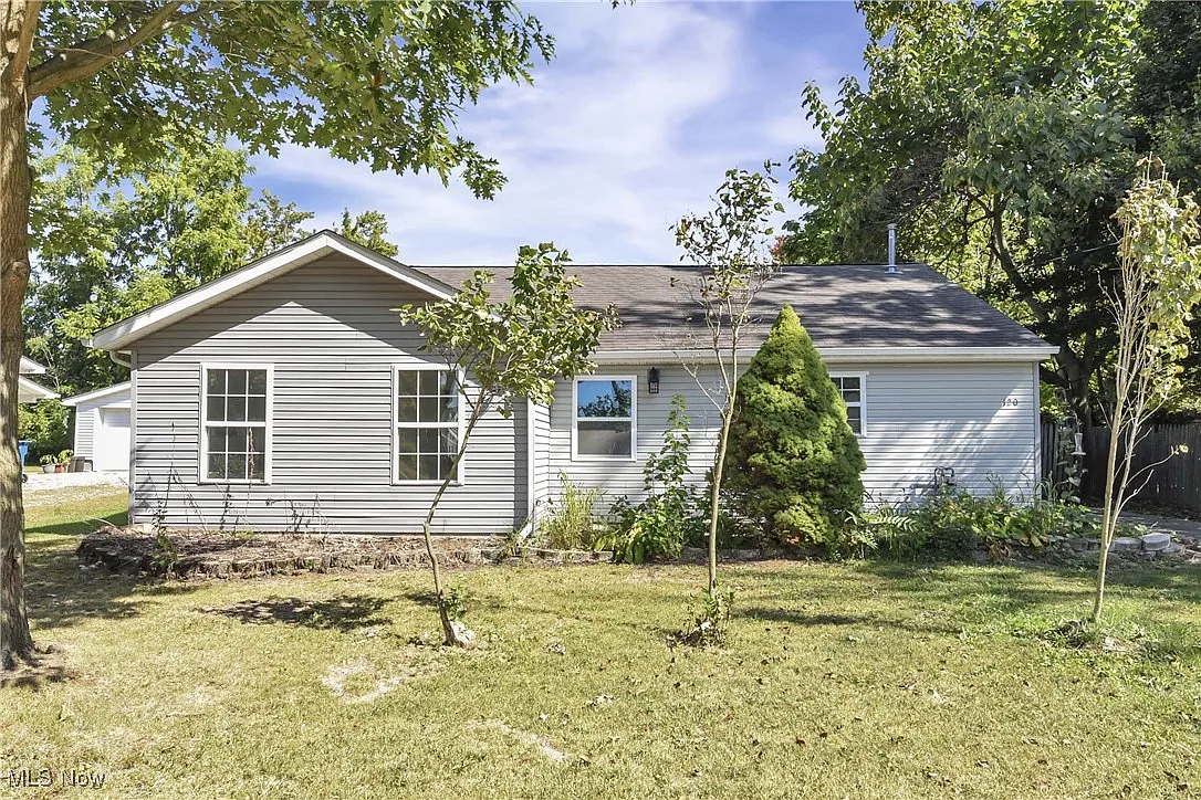 120 Hale St photo 1
