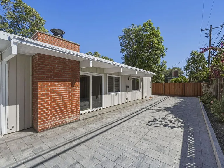 2563 Greer Rd — Photo 16