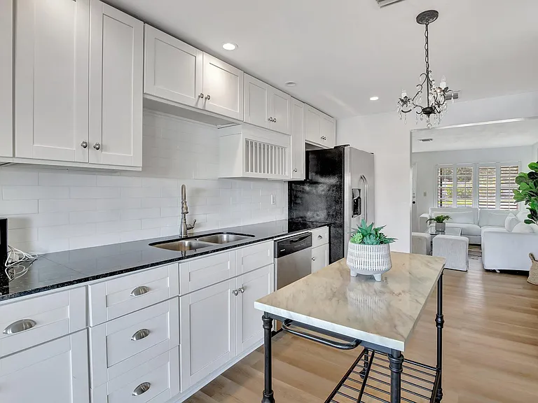 3019 N 57th Dr — Photo 10