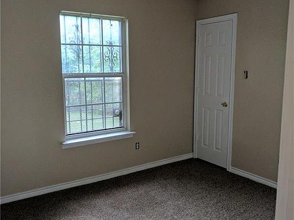 5th image of 2507 Britton Ave