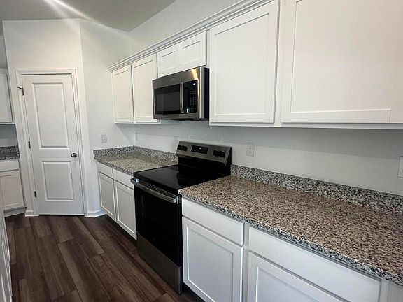 4th image of 64 ORIOLE Road