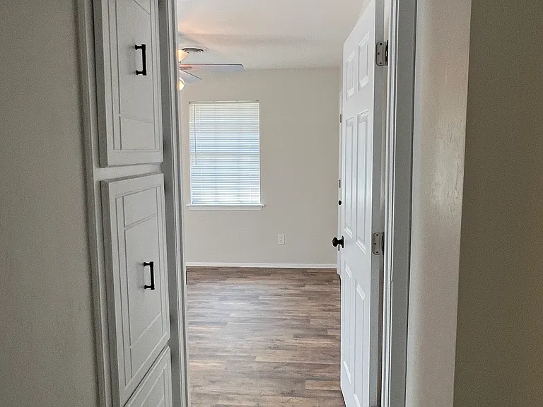 4829 S Austin St — Photo 11