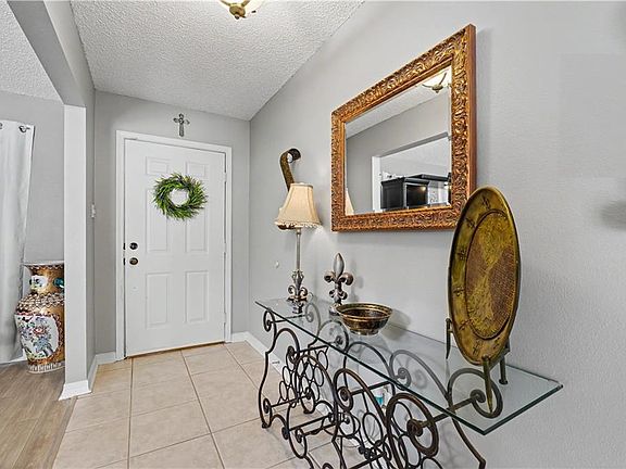 3rd image of 3109 Meadow Lake Dr E