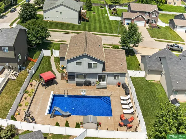 18567 Drexel St, Omaha, NE 68135