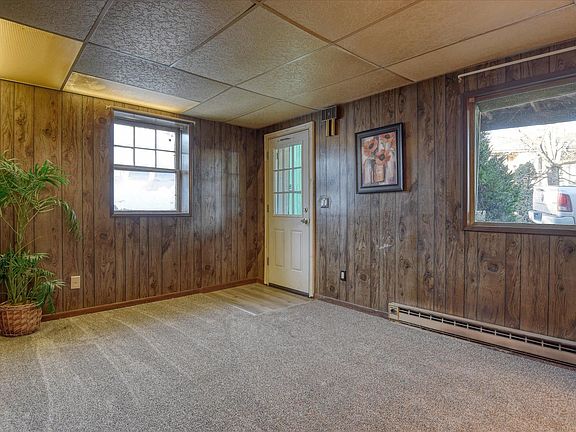 5th image of 2302 W Northwest Blvd