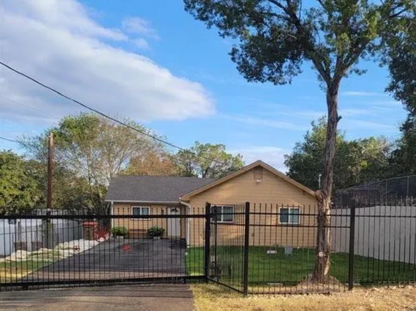 735 Green Castle Pl, Canyon Lake, TX 78133