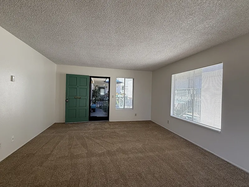Building Photo - 5562 Lauretta St #3