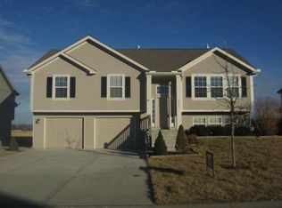 4809 S 22nd St, Leavenworth, KS 66048
