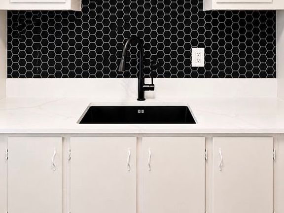 4th image of 1025 Hancock St #2P2