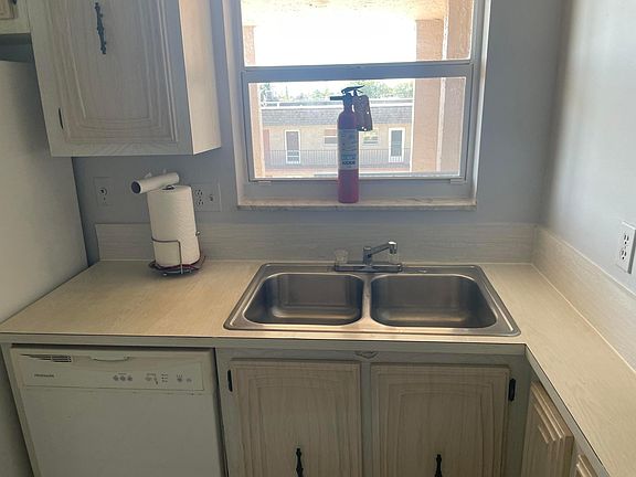 5th image of 725 Lori Drive #407