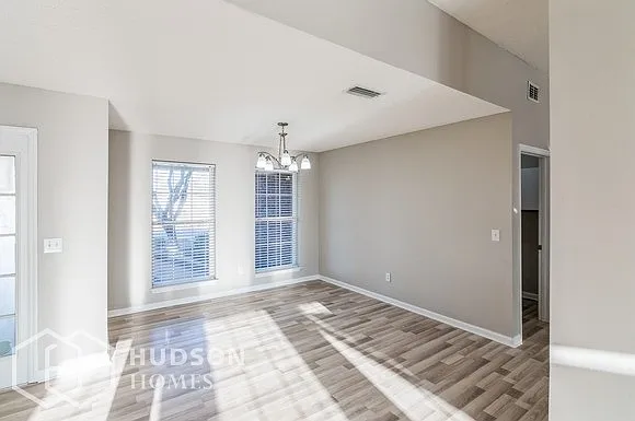 245 Lake Forest Dr — Photo 7