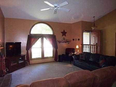3rd image of 1311 Southport Dr