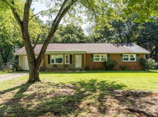 135 Riverdale Dr, Inman, SC 29349