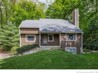 17 Wood Duck Ln, Tariffville, CT 06081