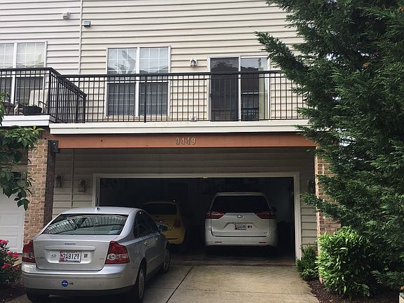 Covered garage for 2 cars: 2 more outside
