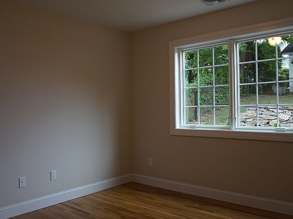 4th image of 221 Alpine Pl