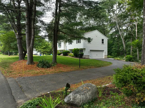 16 Springbrook Lane, Simsbury, CT 06070