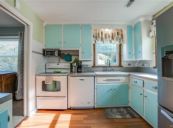 5th image of 312 Penley Ave