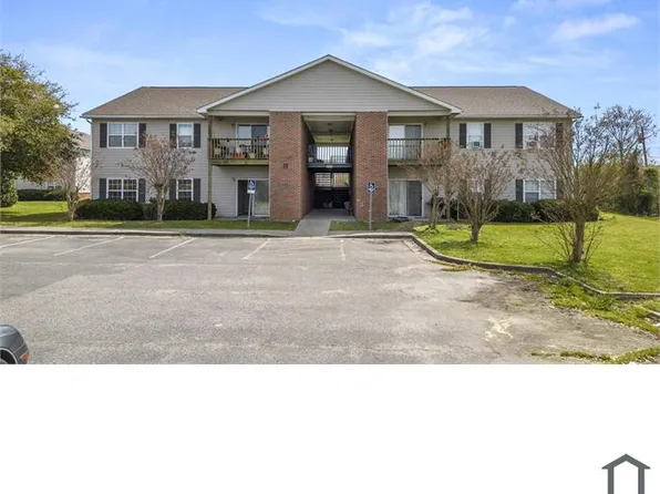 414 S Longstreet Rd E #8, Dillon, SC 29536