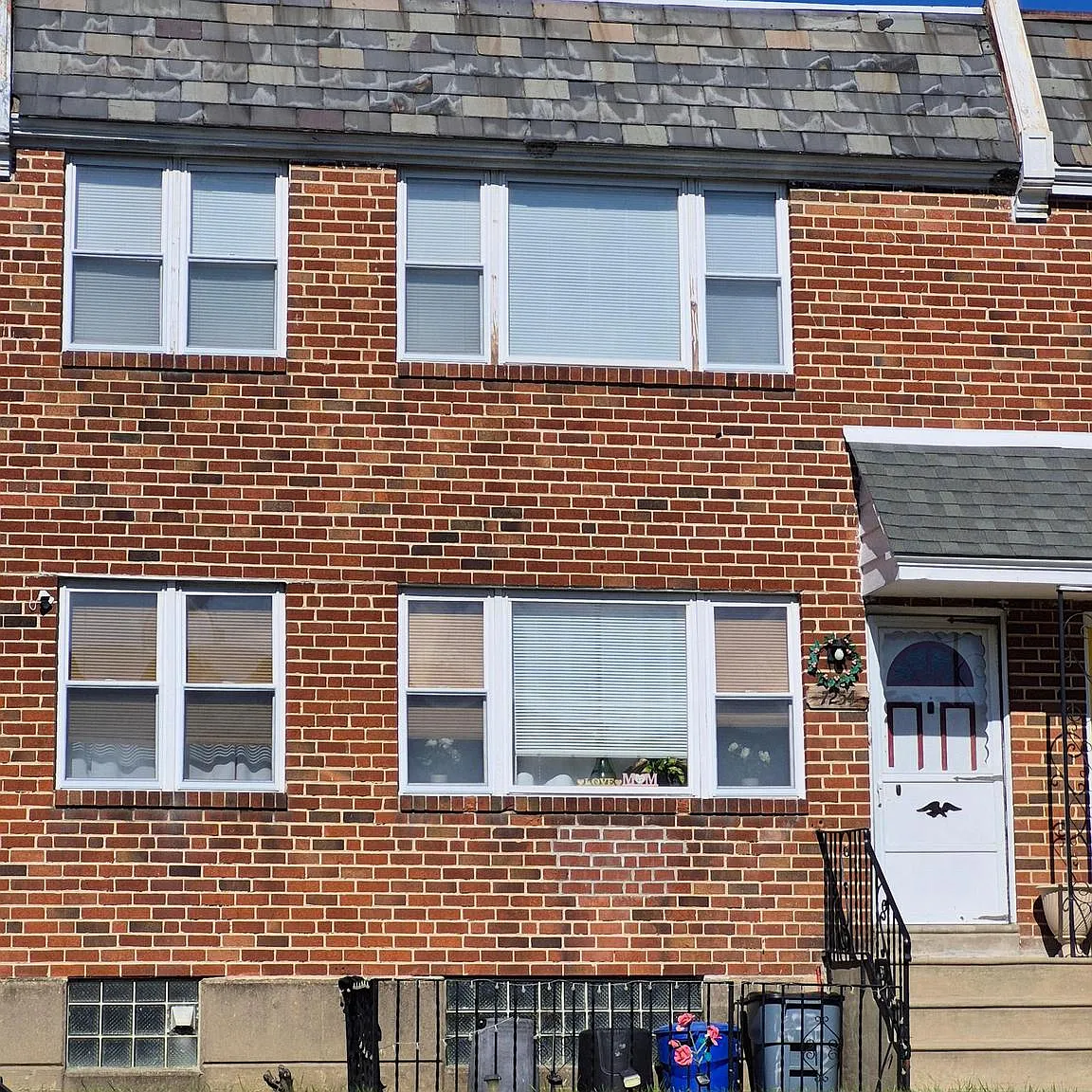 2 bed, 910 sqft, $1,595 — Photo 1