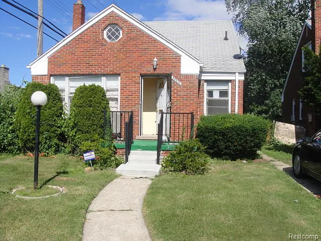 20530 Ardmore St photo 1