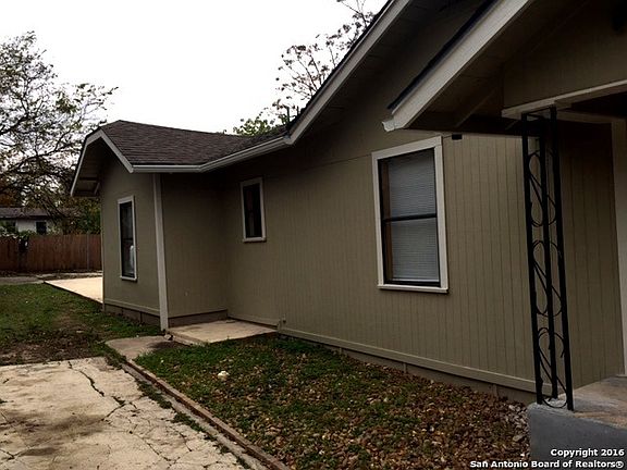3rd image of 614 W Rosewood Ave