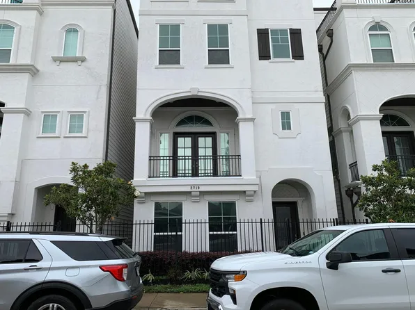 2719 Kennedy St, Houston, TX 77003