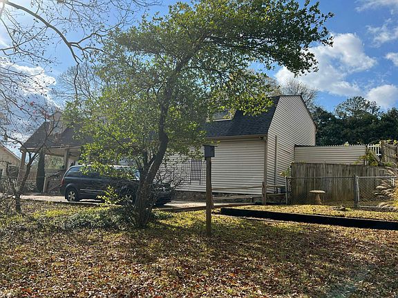 3rd image of 645 Maple Dr