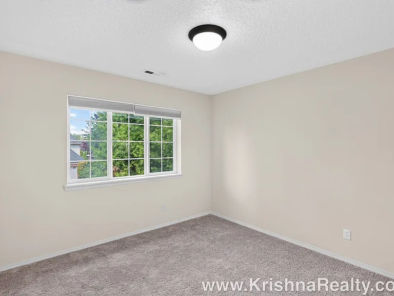 13686 NW Henninger Ln — Photo 18