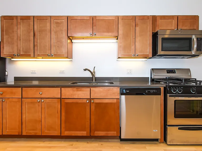 6150 N Hoyne Ave #1 — Photo 3