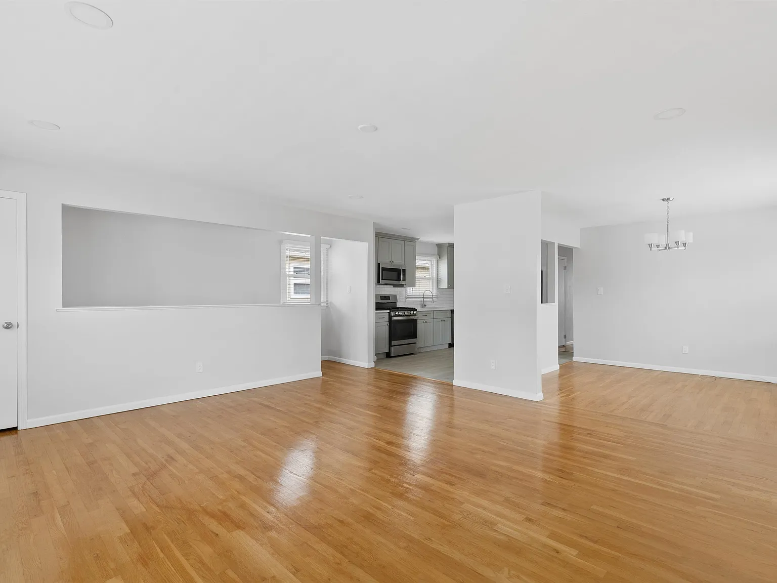 3 bed, 2.0 bath, 1500 sqft, $3,495 — Photo 2