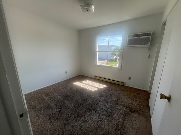 4th image of 550 N 9th Ave #16