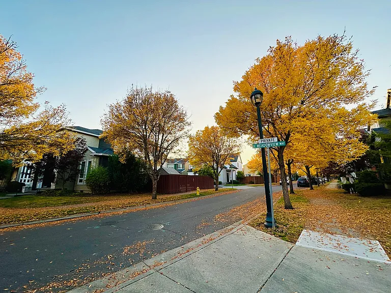 3374 SE Meadowview Way — Photo 32
