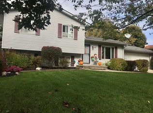 1367 Roc Dr, Commerce Township, MI 48390