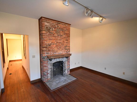 2nd image of 39 E Russell St #39