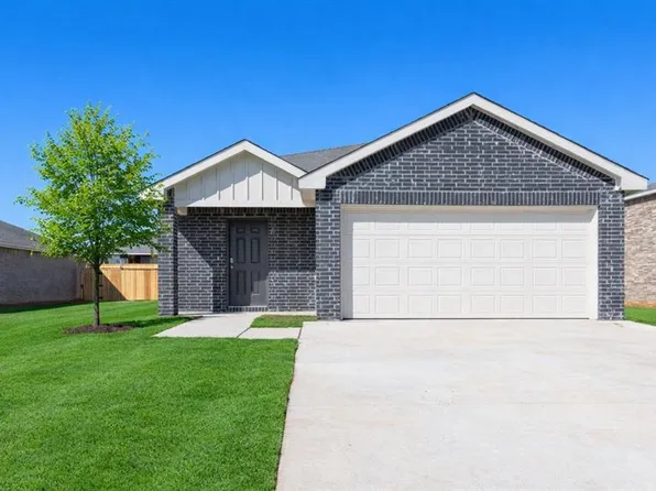 515 Saint Charles Pl, Newcastle, OK 73065