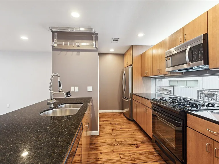 6947 Ardmore St — Photo 11