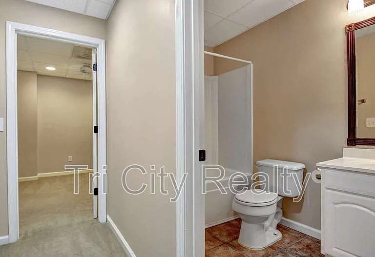 49 Montrose Ln — Photo 81