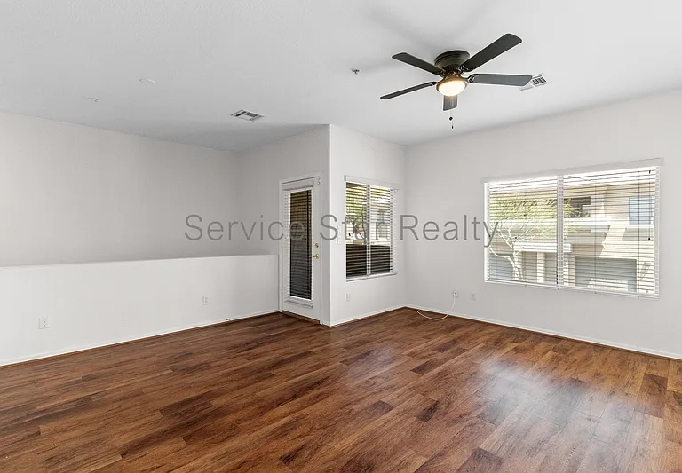 1716 W Cortez St #207 — Photo 5