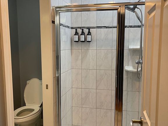 5th image of 319 S Salina St APT 12