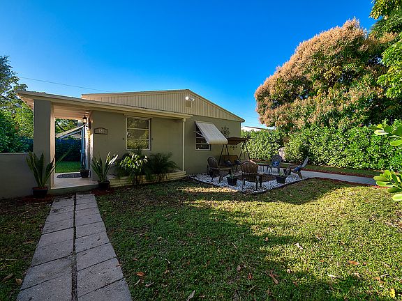 2nd image of 824 Glenridge Dr