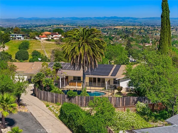 215 Hilltop Dr, Paso Robles, CA 93446