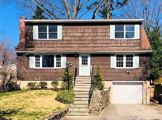 6 Willowbrook Dr, Westport, CT 06880