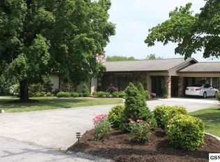 210 Hollywood Cir, Sevierville, TN 37862