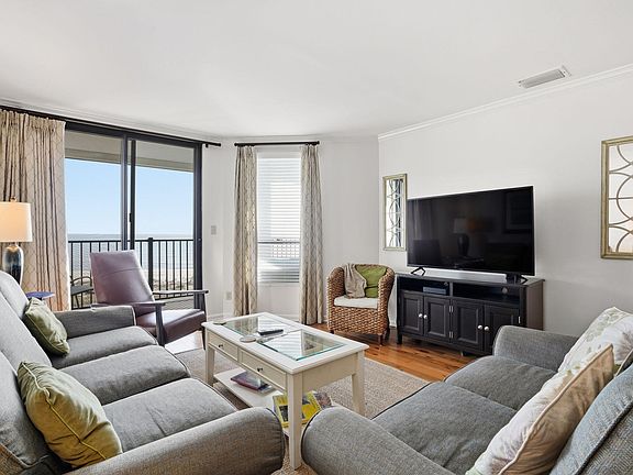 5th image of 8000 Palmetto Dr APT 505