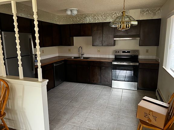 2nd image of 2612 Parklake Ct APT 1
