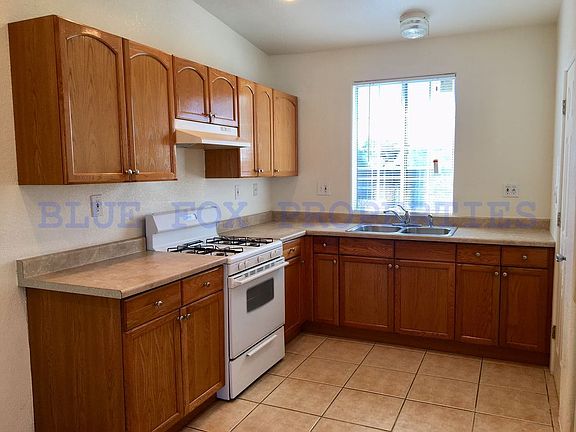 5th image of 1066 N Contzen Ave Unit 1