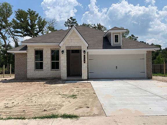 3rd image of 114 Emery Oak Way
