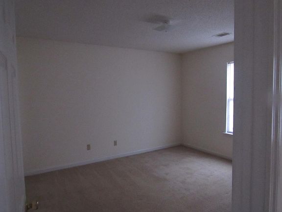 3rd image of 3624 Pebble Creek Dr