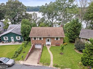 68 Riverside Dr, Severna Park, MD 21146